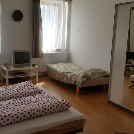 Petra Apartmanok Велем Екстер'єр фото