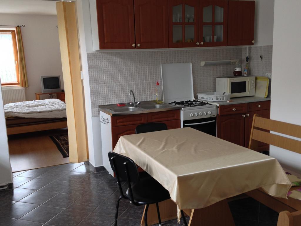 Petra Apartmanok Велем Номер фото