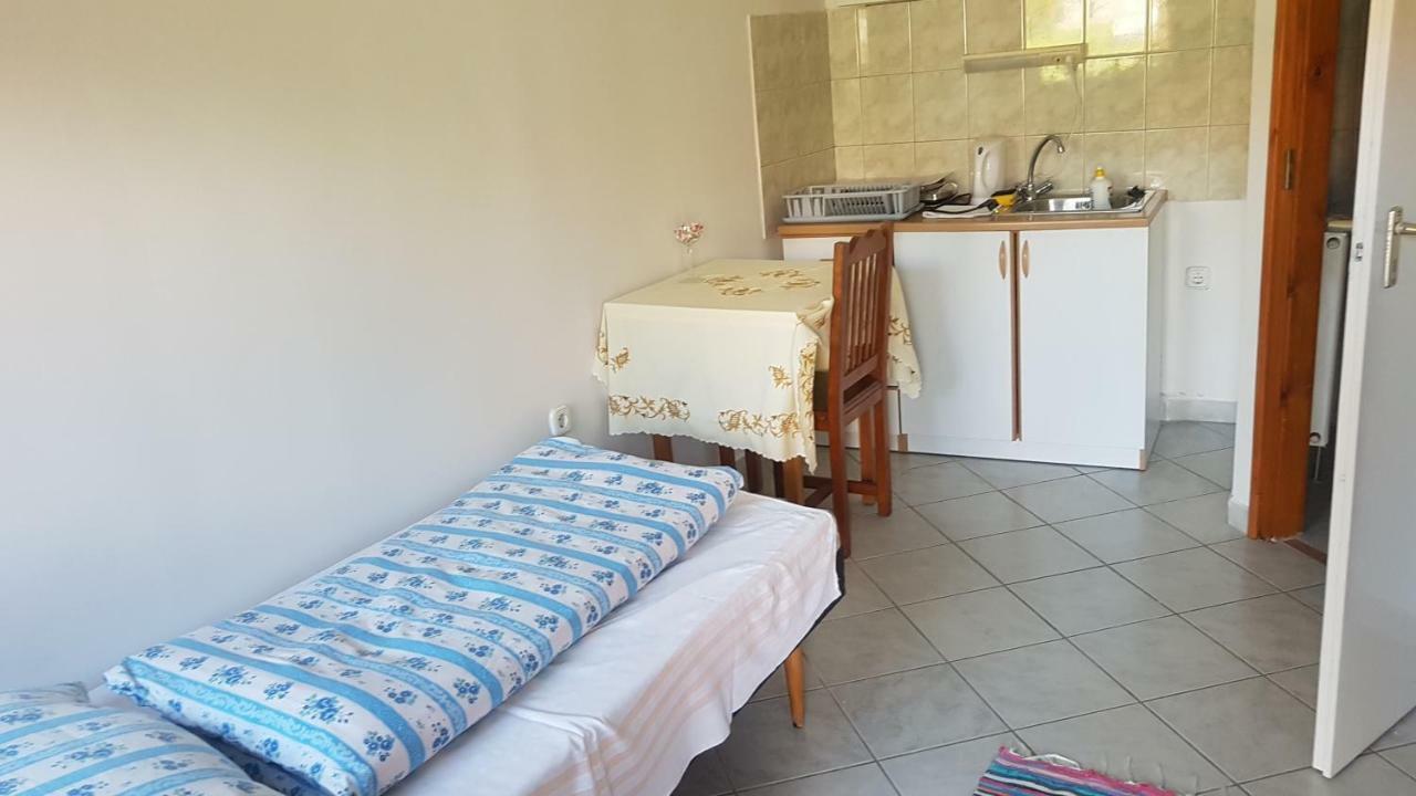 Petra Apartmanok Велем Екстер'єр фото